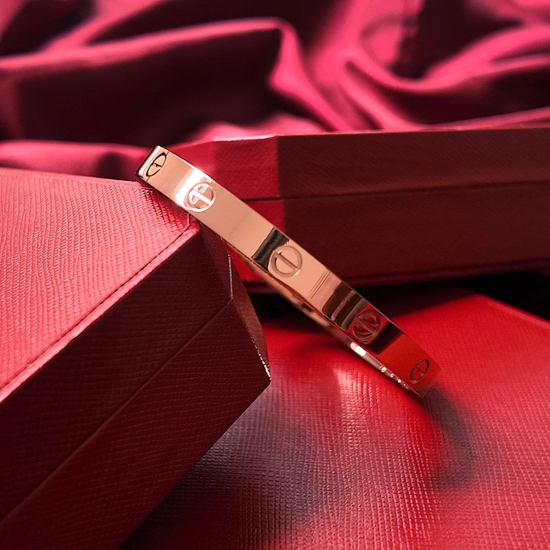Brazalete de Tornillos Tono Oro Rosa con Kit de Regalo
