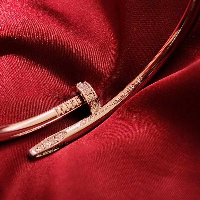 Brazalete Clavo con Piedras Tono Oro Rosa con Kit de Regalo