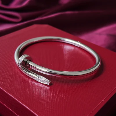 Brazalete Clavo con Piedras Tono Oro Blanco con Kit de Regalo