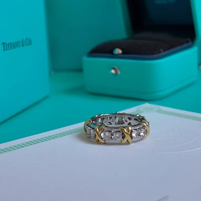 Anillo Punto Cruzado con Piedras en Plata 925 y Tono Oro