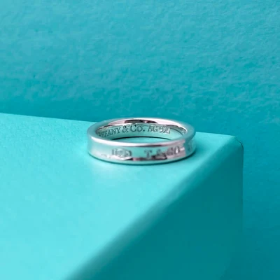 Anillo Banda Ancha Grabada en Plata 925