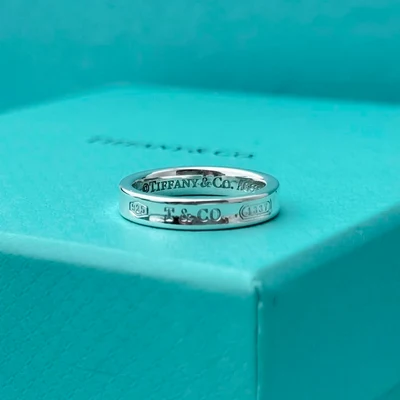 Anillo Banda Ancha Grabada en Plata 925
