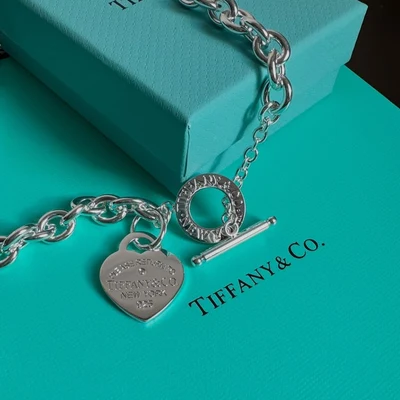 Collar Cadena Eslabones con Broche Toggle y Corazón en Plata 925 con Kit de Regalo